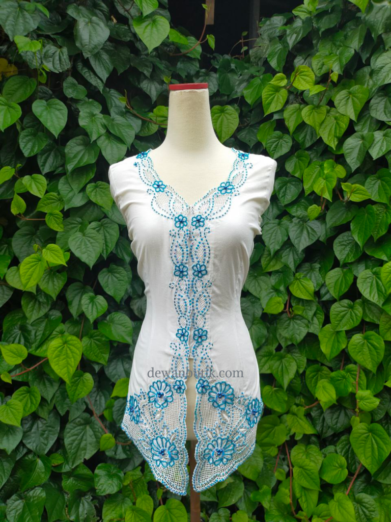 Kebaya Payet Biru Putih Dewan Butik 2